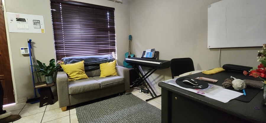 1 Bedroom Property for Sale in Die Bult North West